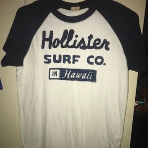 Hollister Boy’s logo Top